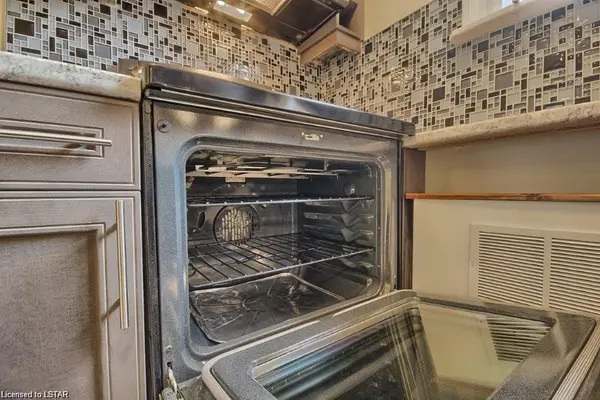 1197 York ST #2, London East, ON N5W 2T8