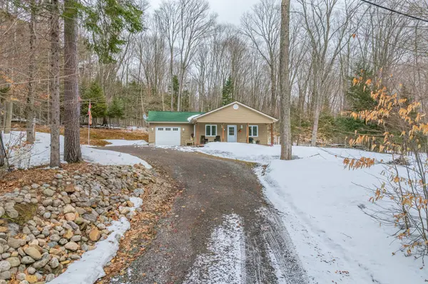 85 Line Hill RD, Huntsville, ON P1H 2N5