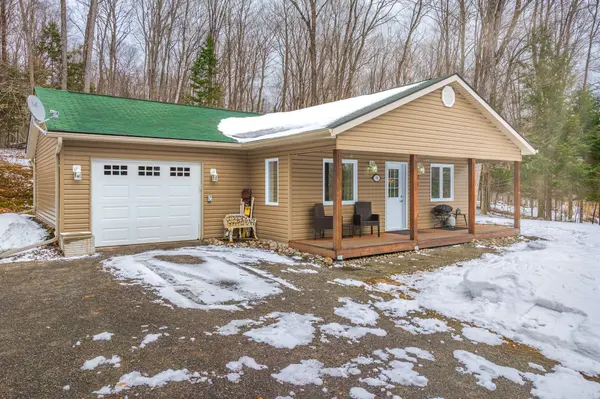 85 Line Hill RD, Huntsville, ON P1H 2N5