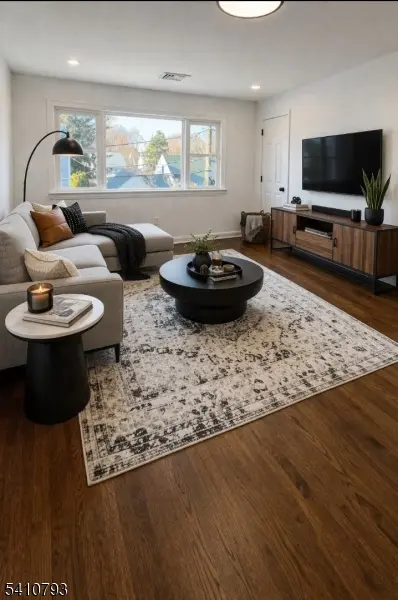 28 Washburn Pl, Caldwell Boro Twp., NJ 07006