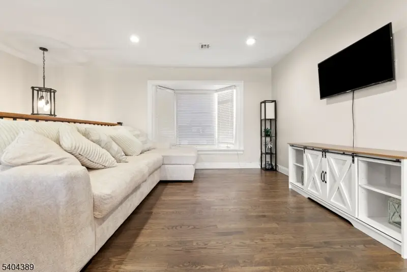 5 Jessie St, Carteret Boro, NJ 07008