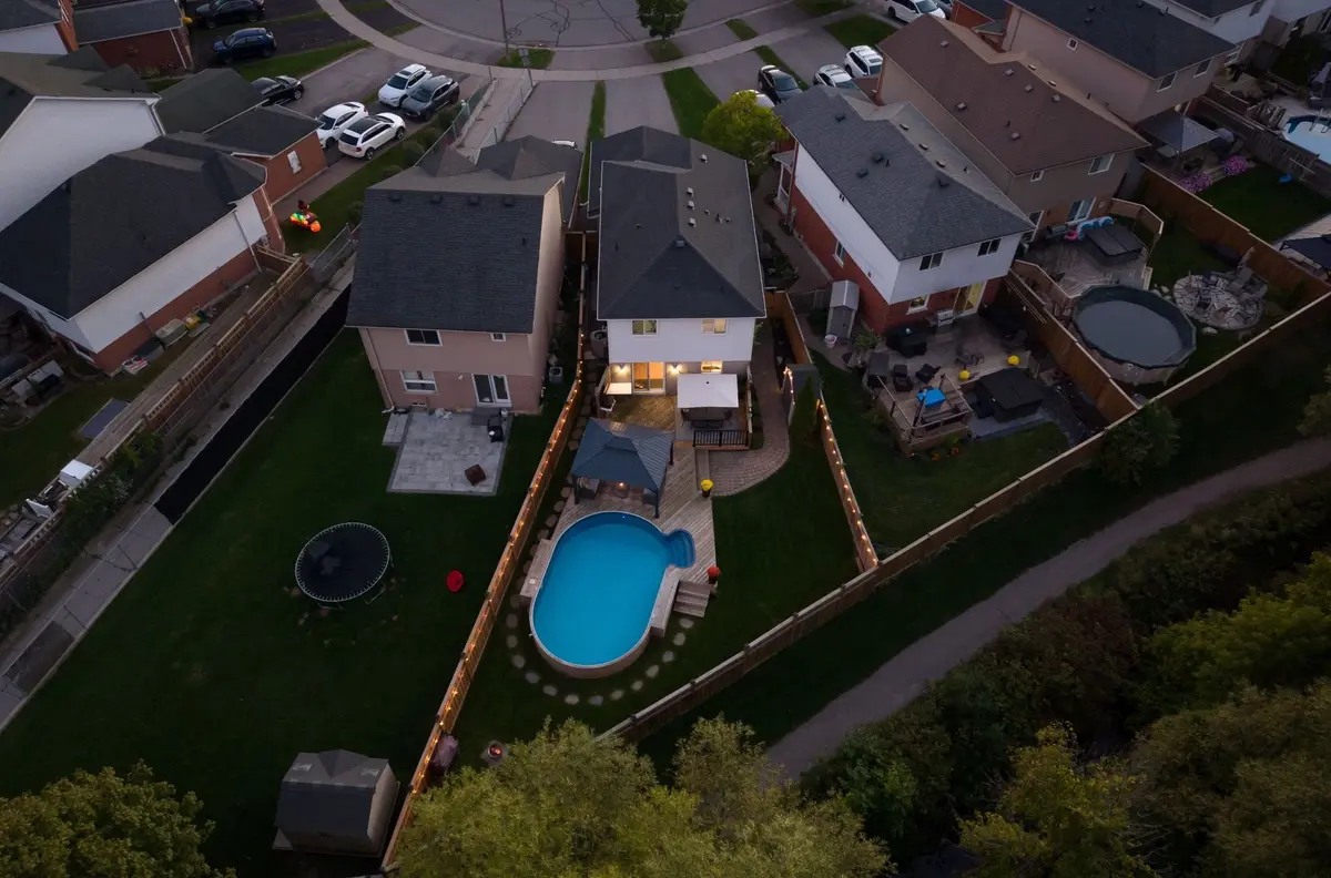 33 Abernethy CRES, Clarington, ON L1C 4Z1