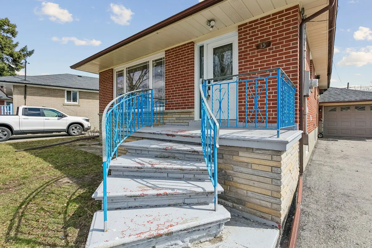 15 Dittmer CRES, Toronto W10, ON M9W 4P7