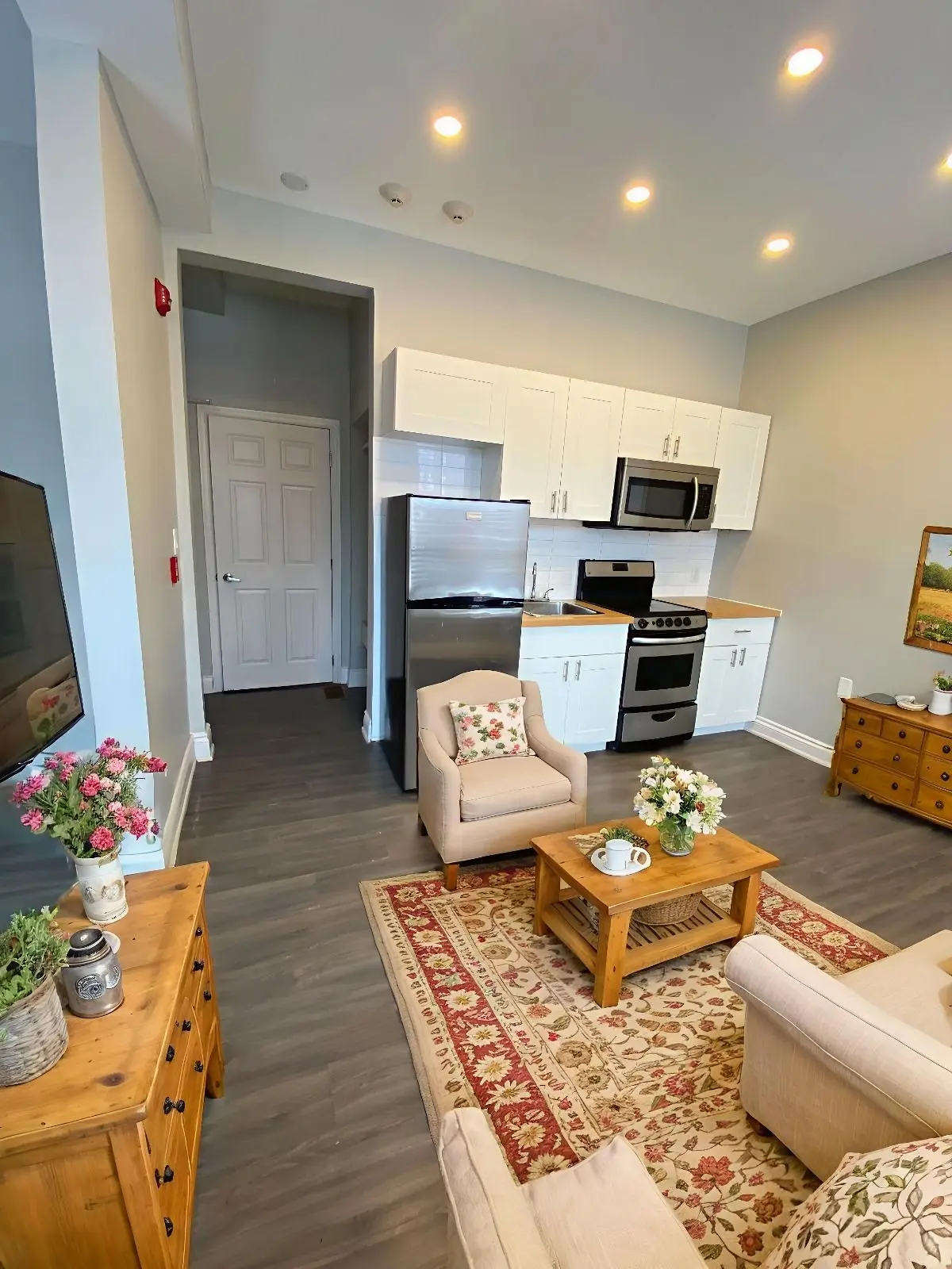 70 Victoria AVE S #4, Hamilton, ON L8N 2S7