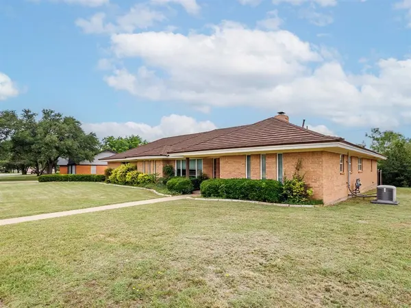 905 High Road, Coleman, TX 76834