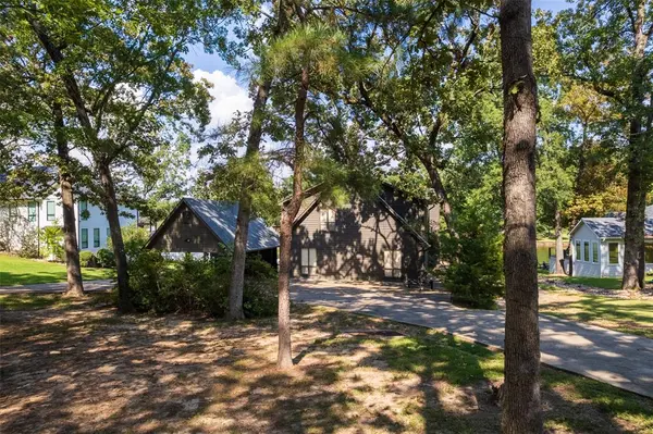 1555 Canadian Drive, Scroggins, TX 75480