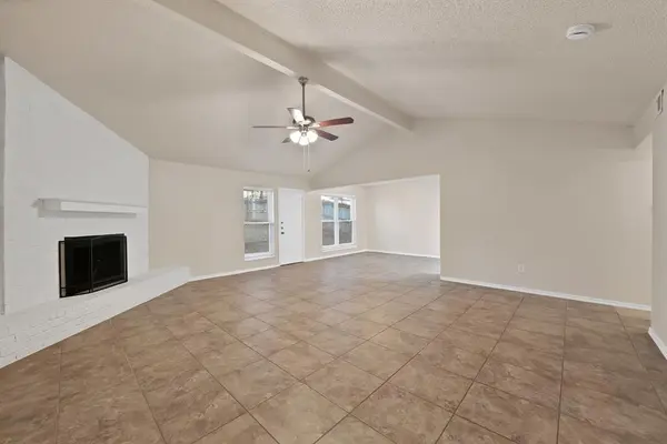 4807 Crestmont Court, Arlington, TX 76017