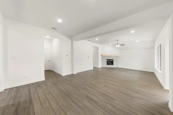 3821 Maize Avenue, Heartland, TX 75114