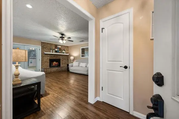 806 Ridgeway Road, Joshua, TX 76058