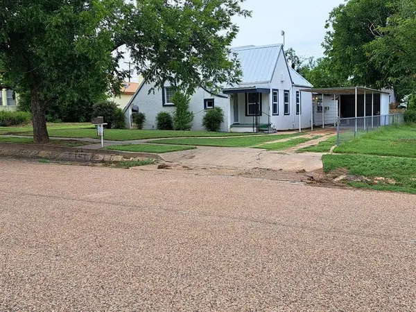 406 N 6th Street, Ballinger, TX 76821