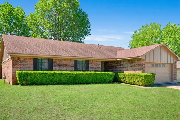 3440 Reno Drive, Paris, TX 75462