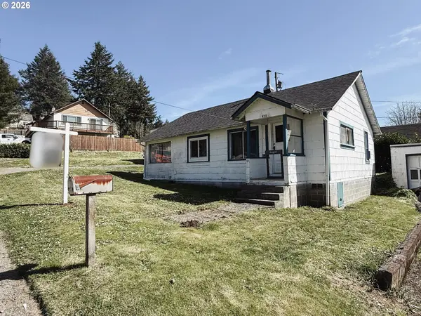 827 E 11TH ST, Coquille, OR 97423