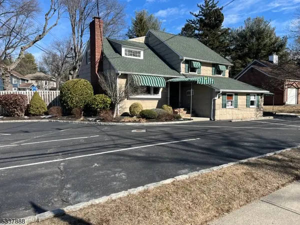 69 S Martine Ave, Fanwood Boro, NJ 07023