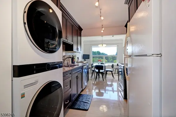 2 Claridge Dr. 3LW, Verona Twp., NJ 07044