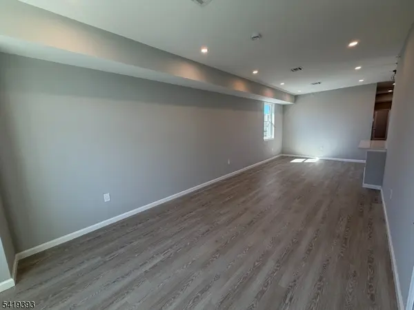 30 Auburn St., Paterson City, NJ 07501