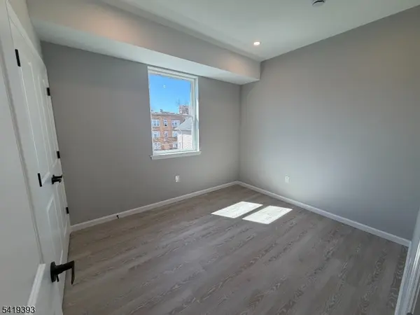 30 Auburn St., Paterson City, NJ 07501