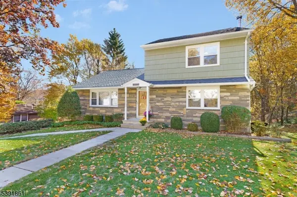 13 Paderewski Rd, Jefferson Twp., NJ 07438