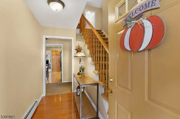 13 Paderewski Rd, Jefferson Twp., NJ 07438