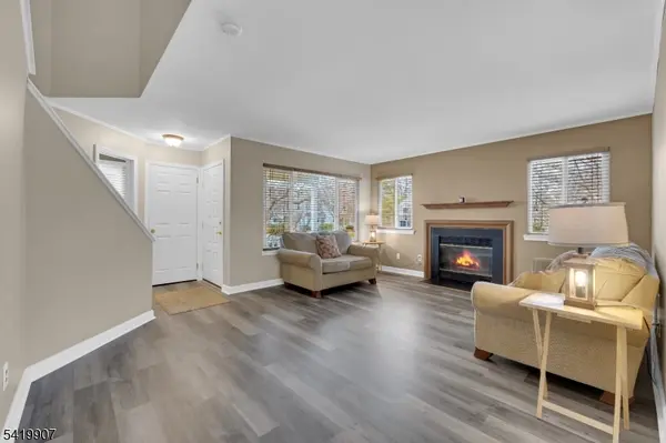 26 Whitehall Ct, Hillsborough Twp., NJ 08844