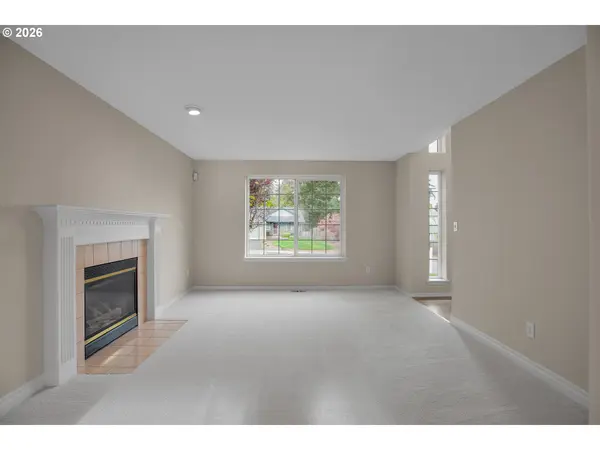 20040 TORREY PINES DR, Oregon City, OR 97045