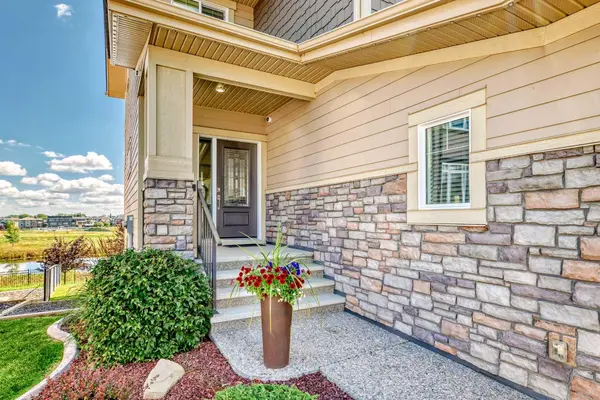 239 STONEMERE GN, Chestermere, AB T1X 0S1