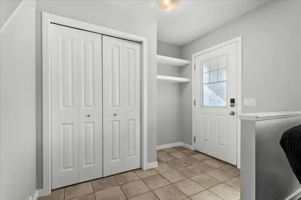 399 Copperpond BLVD SE, Calgary, AB T2Z 0Z6