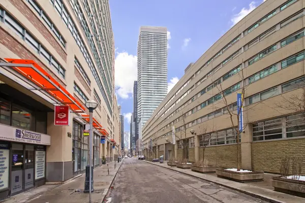 100 Dalhousie ST #804, Toronto C08, ON M5B 0C7