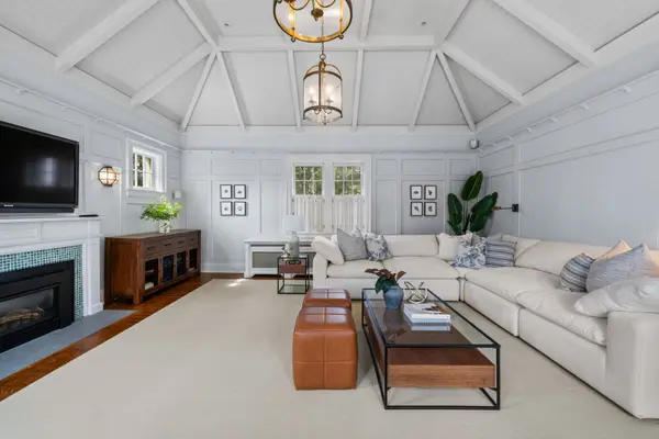 80 Old Forest Hill RD, Toronto C03, ON M5P 2R5