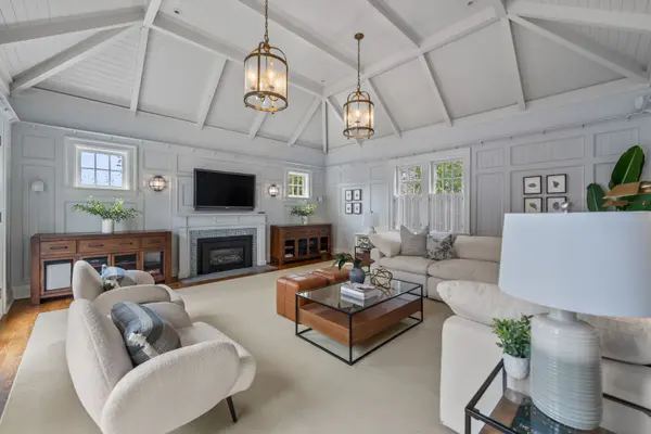 80 Old Forest Hill RD, Toronto C03, ON M5P 2R5