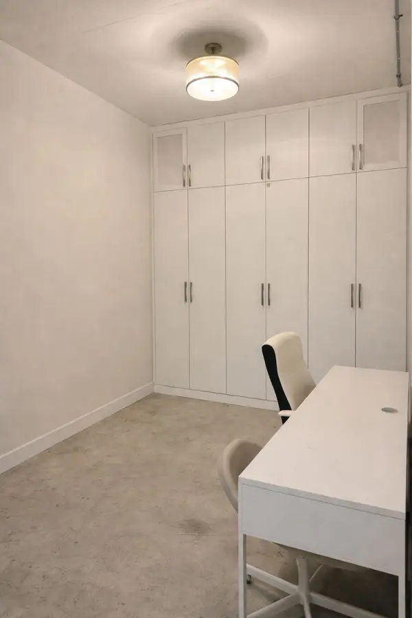 23 Brant ST #207, Toronto C01, ON M5V 2L5