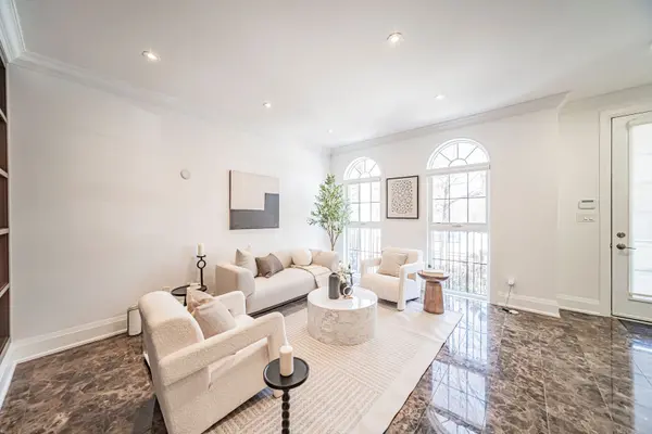 2462 Bayview AVE, Toronto C12, ON M2L 0A4