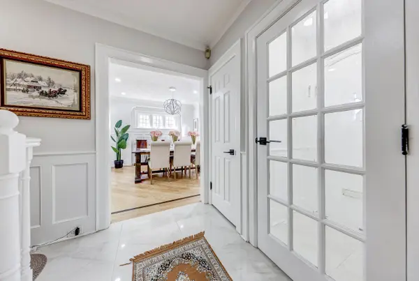 607 Spadina RD, Toronto C03, ON M5P 2X1