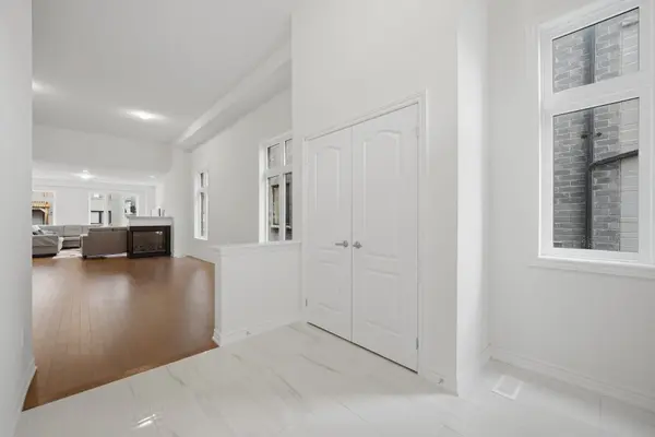 1190 Plymouth DR, Oshawa, ON L1L 0T4