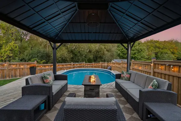 33 Abernethy CRES, Clarington, ON L1C 4Z1