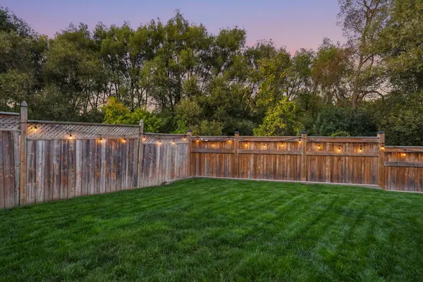 33 Abernethy CRES, Clarington, ON L1C 4Z1