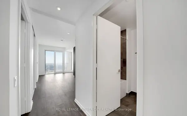 1000 Portage Pkwy #4909, Vaughan, ON L4K 0L1