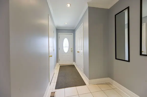 376 Britannia AVE N, Bradford West Gwillimbury, ON L3Z 1A7