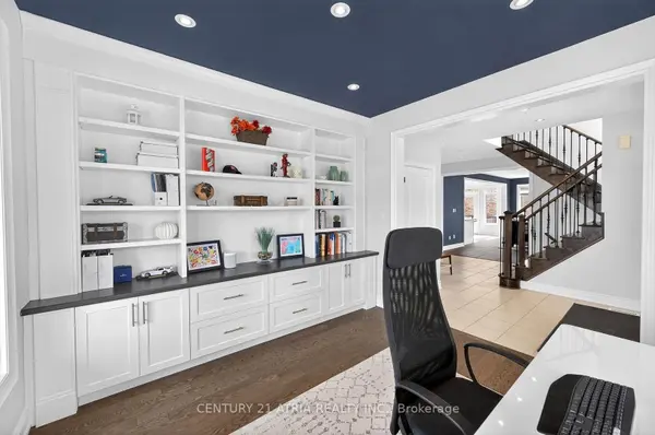 29 Rothwell ST, Aurora, ON L4G 0V6