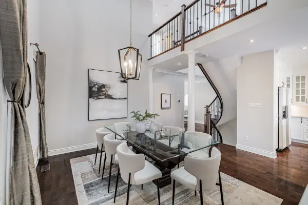 48 Stonecliffe CRES, Aurora, ON L4G 7Z6