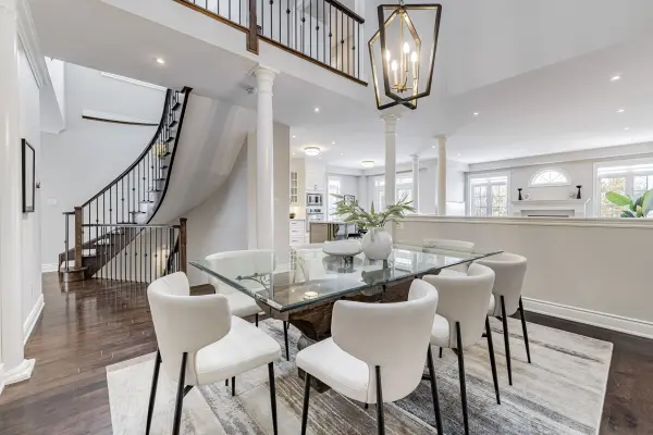 48 Stonecliffe CRES, Aurora, ON L4G 7Z6