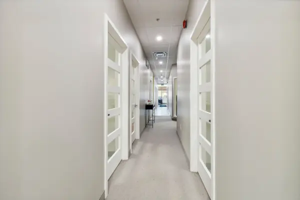 140 Holland ST #3, Bradford West Gwillimbury, ON L3Z 1R7