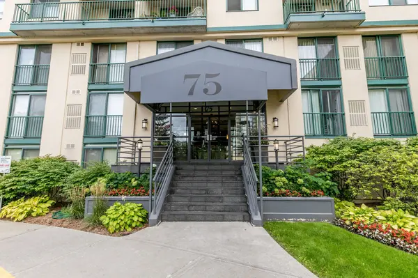 75 Ellen ST #906, Barrie, ON L4N 7R6
