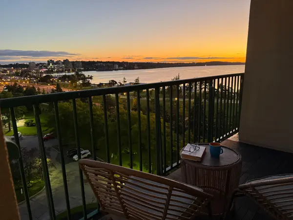 75 Ellen ST #906, Barrie, ON L4N 7R6