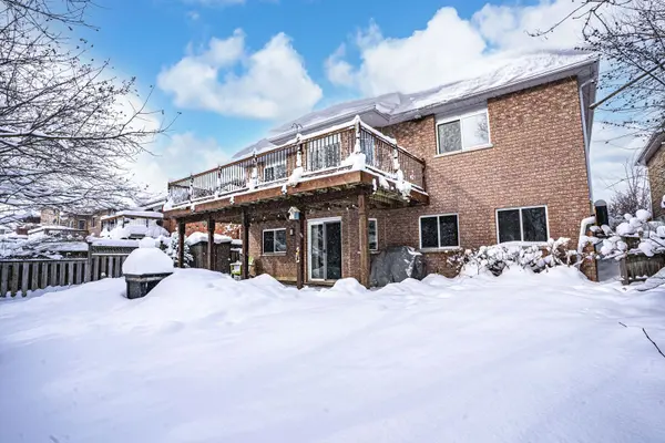 81 Sproule DR, Barrie, ON L4N 0X5