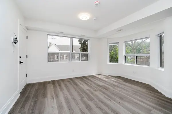 44 Larkin AVE #B, Toronto W01, ON M6S 1L8