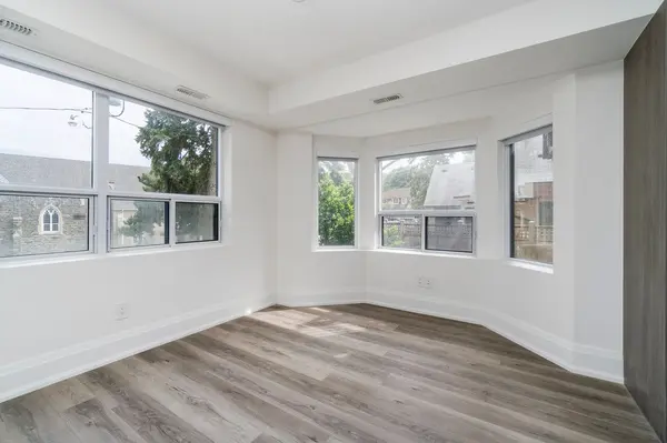 44 Larkin AVE #B, Toronto W01, ON M6S 1L8