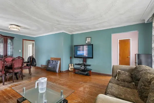 15 Dittmer CRES, Toronto W10, ON M9W 4P7