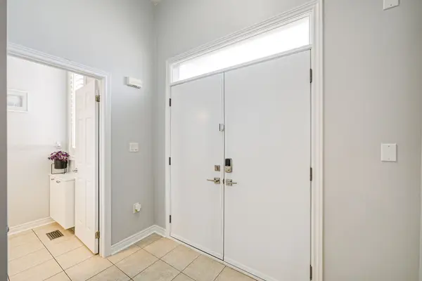 29 Teal Crest CIR, Brampton, ON L6X 2Z5