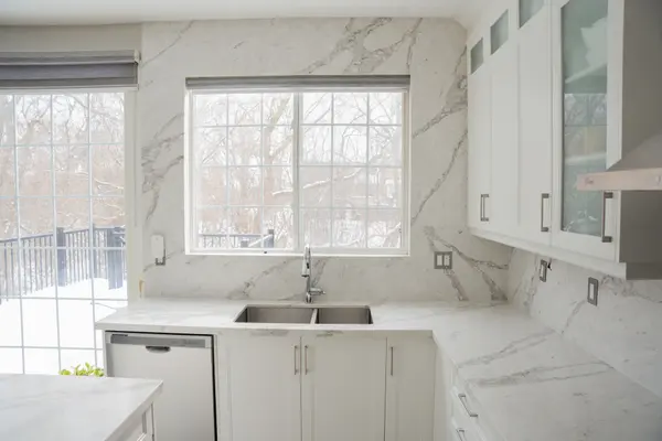 137 Whitwell DR, Brampton, ON L6P 1L2