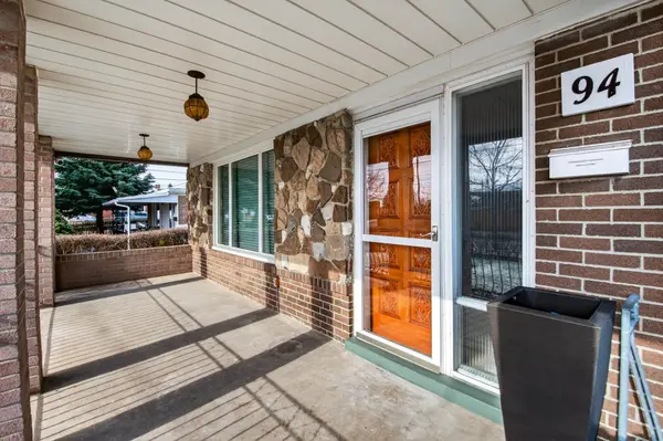 94 Goldsboro RD, Toronto W05, ON M9L 1A8